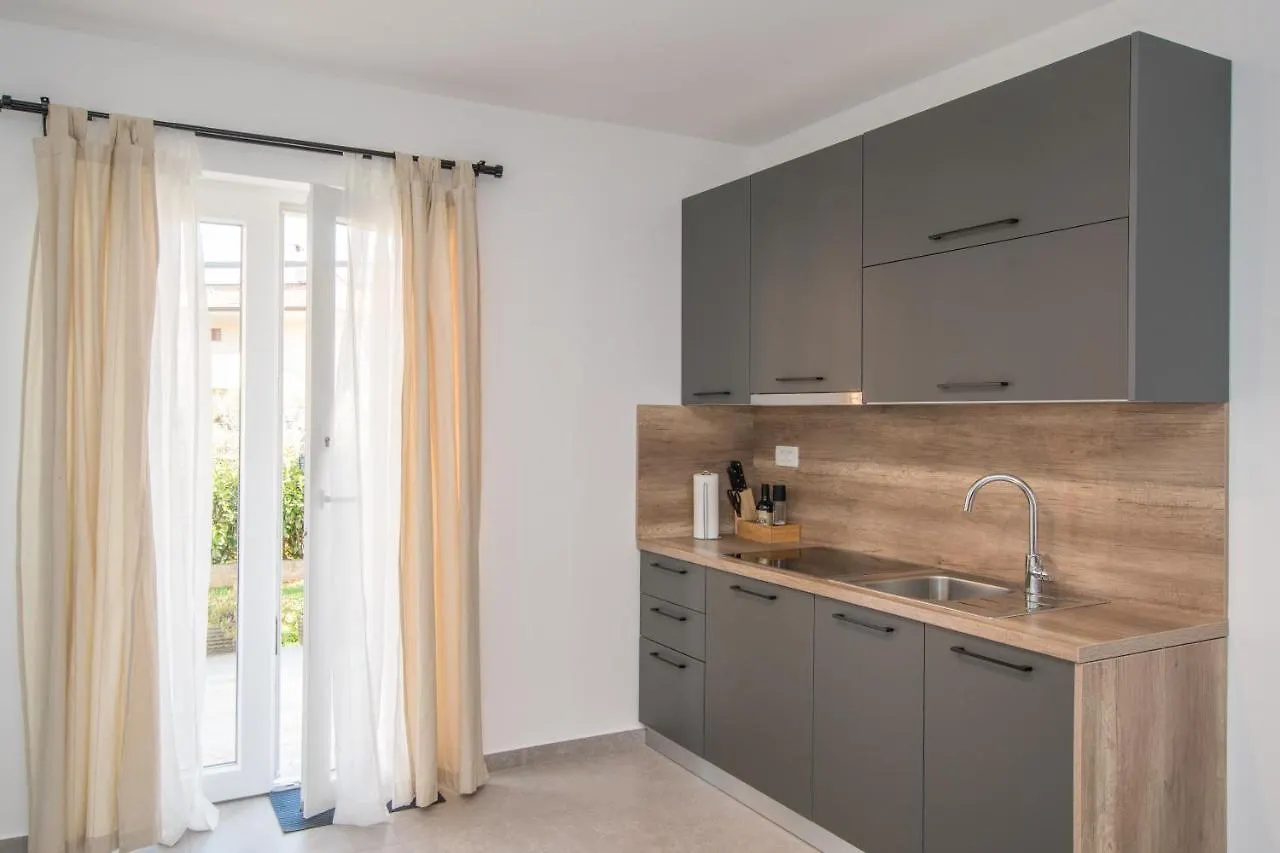 Apartments Lirio Umag 0*,