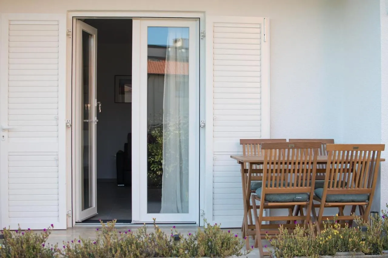 Apartments Lirio Umag