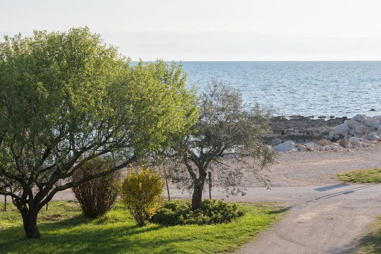 Apartments Lirio Umag